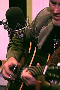 Dan Stevens, no flash